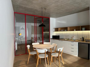 MOUNTPEAK- Apartment #1